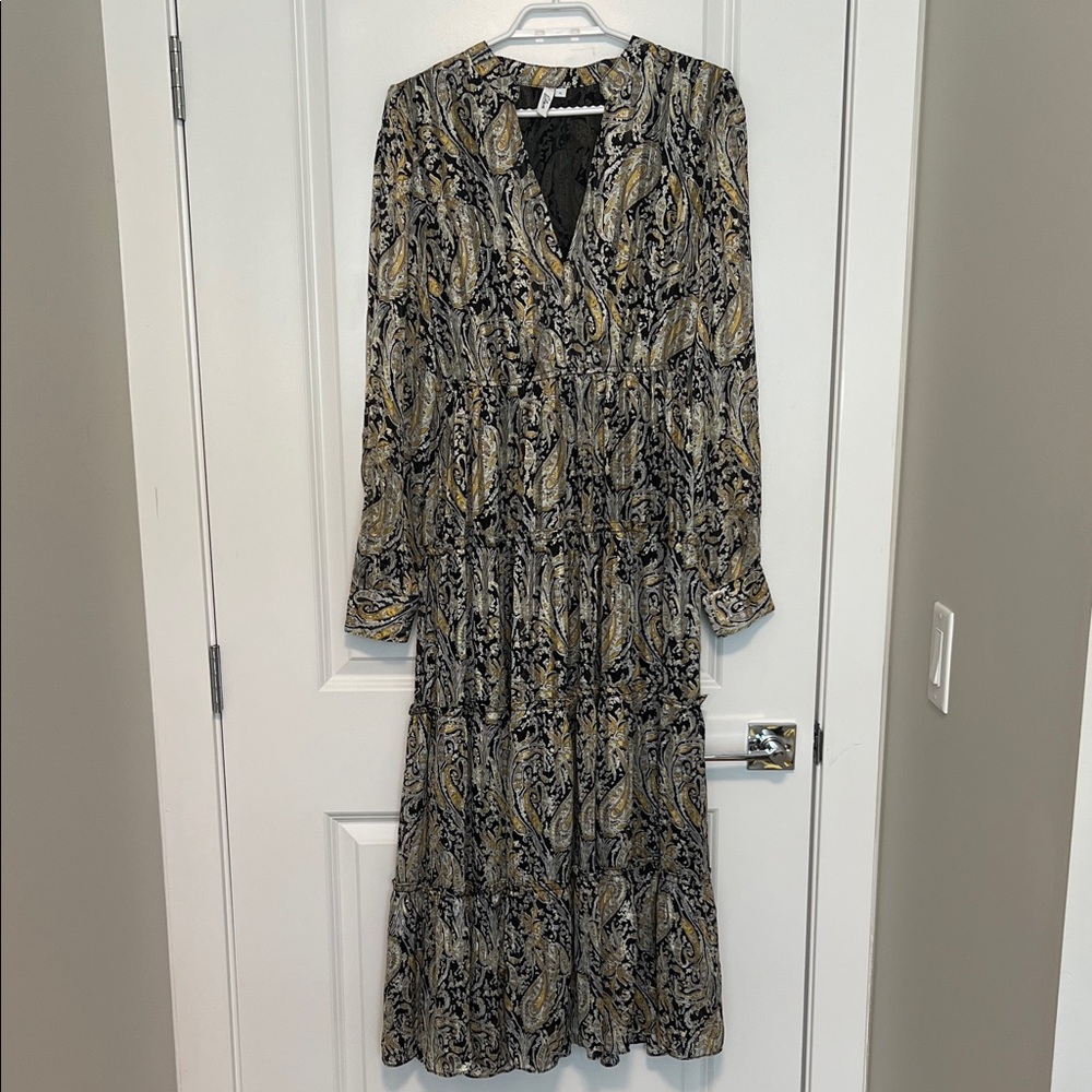 Elan Black and Gold Paisley Long Sleeve Dress